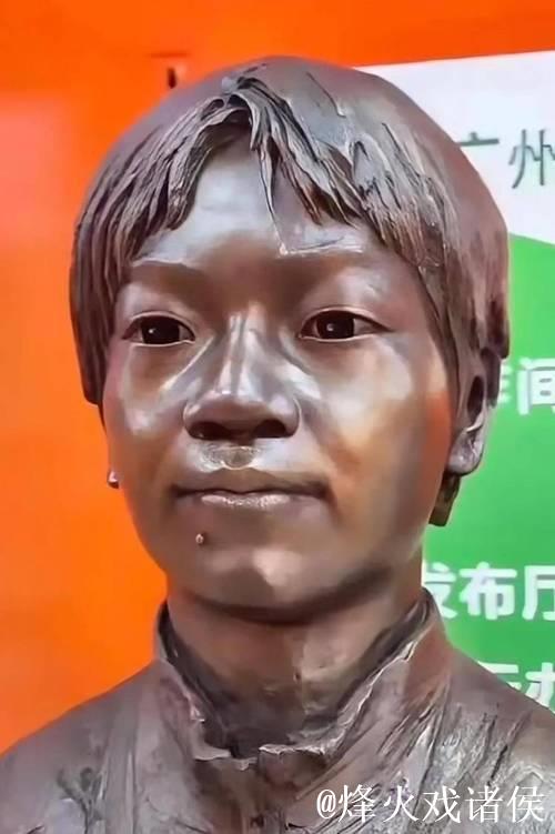 广州一学校为全红婵立雕像,细节还原度极高,连嘴角小痣都刻画精致 广州一学校为全红婵立雕像,细节还原度极高,连嘴角小痣都刻画精致